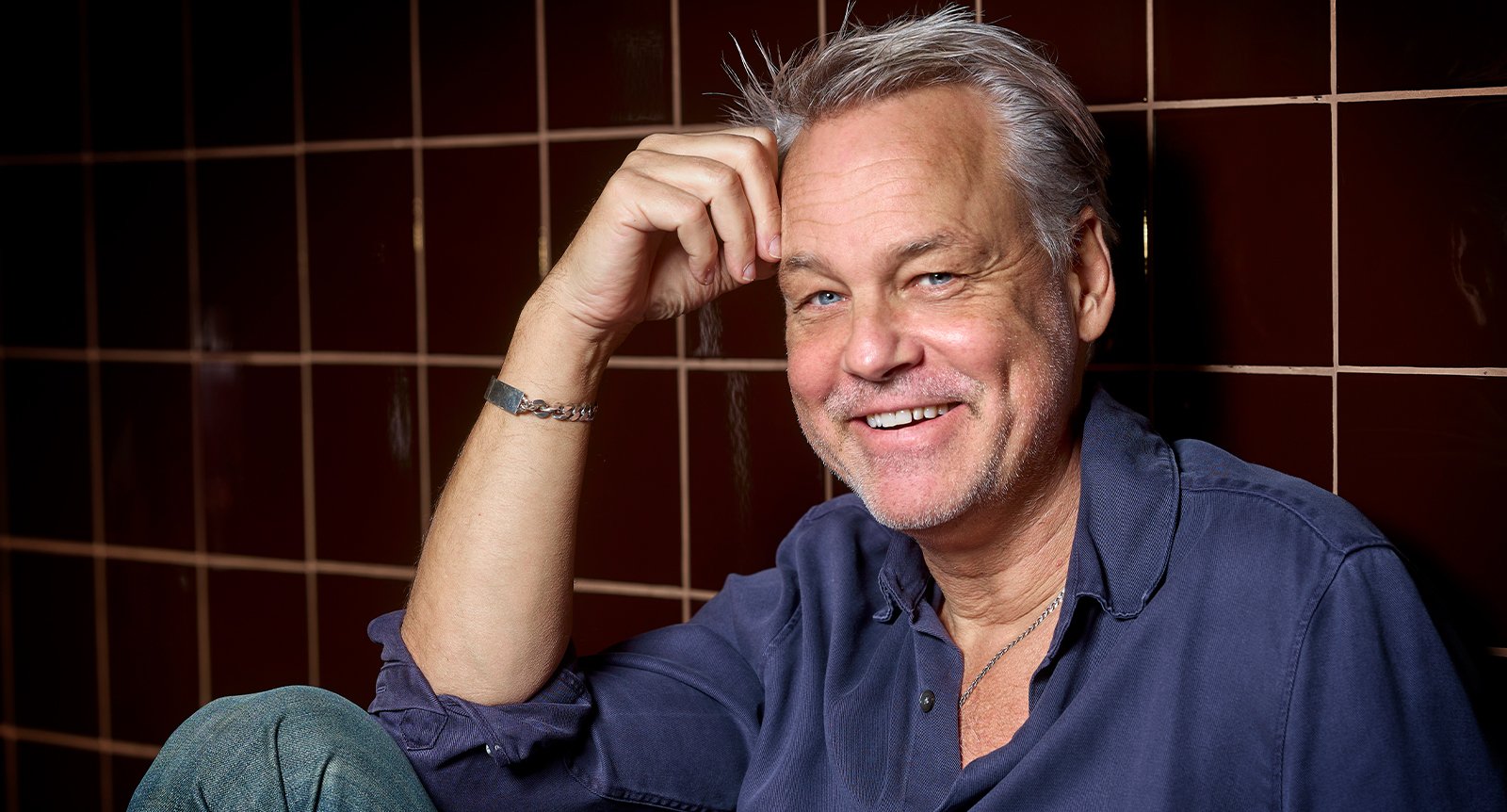 Henrik Schyffert är inte längre ung och arg: ”Jag orkade inte peta runt i såren längre”