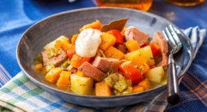 Korvgryta med senapskräm