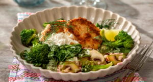 Laxbiffar med stekta grönsaker