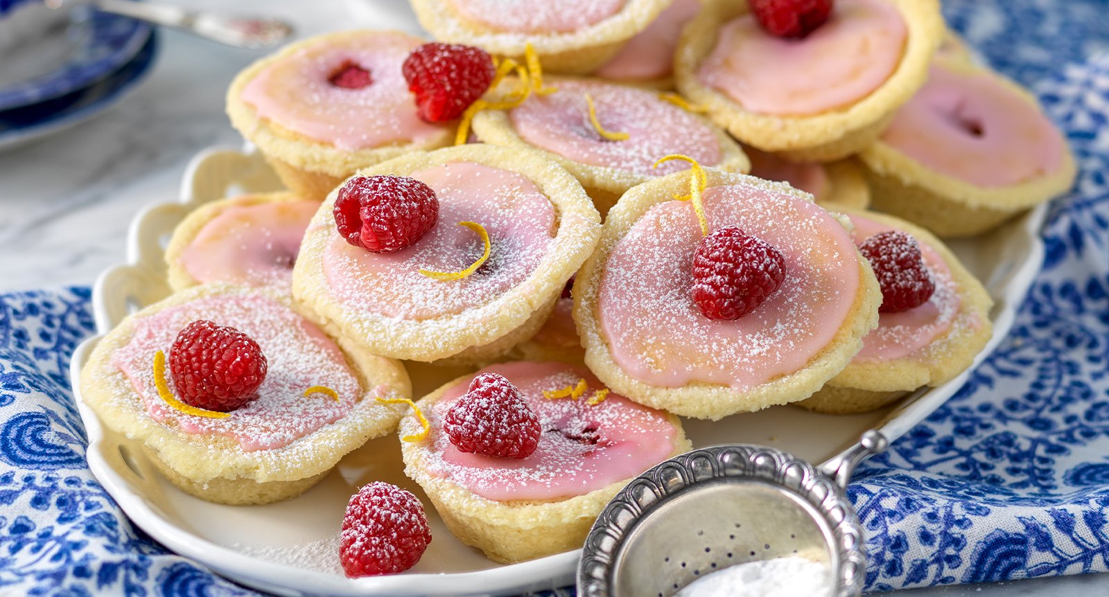 Mazariner med citron och hallon