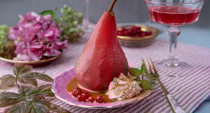 Inkokta lingon­päron med kolasås