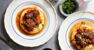 Mustig ragu med krämig polenta